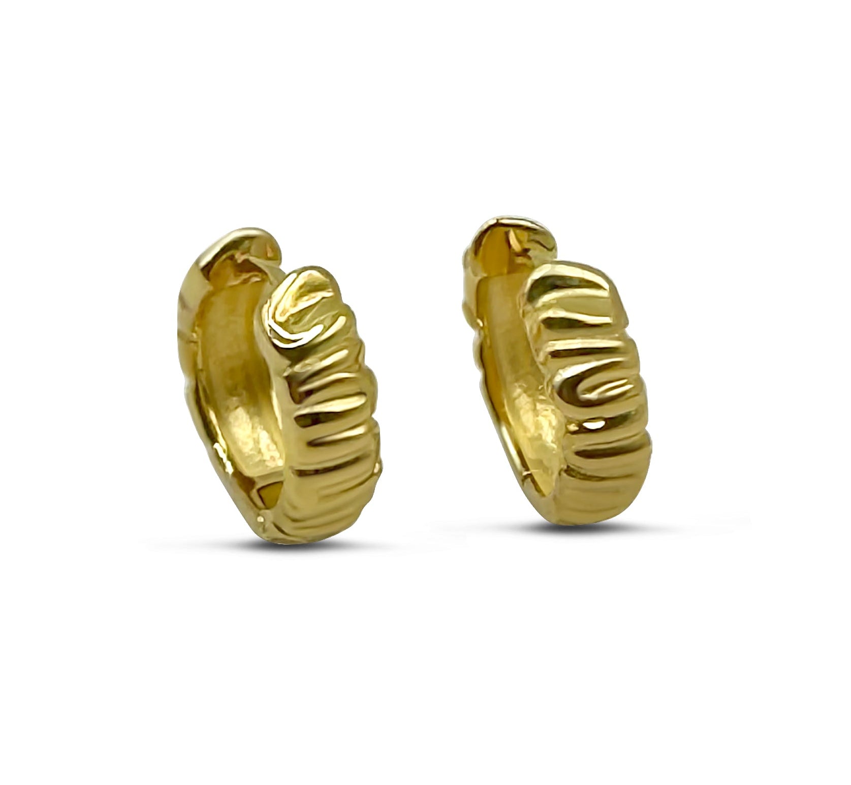 A Bigger Hug My ear with 18K goldpalting