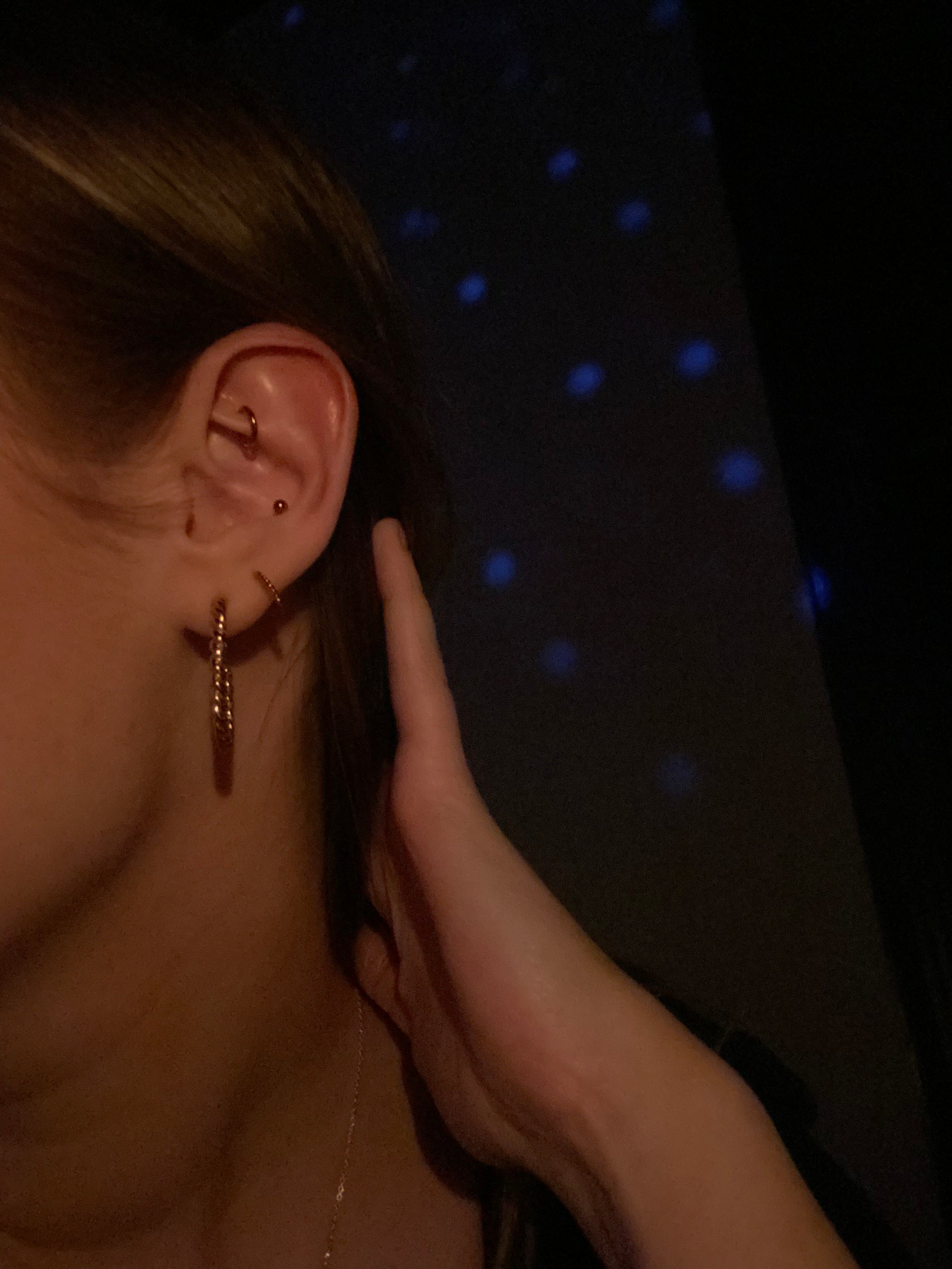 Woven eyrnalokkar með 18K gyllingu