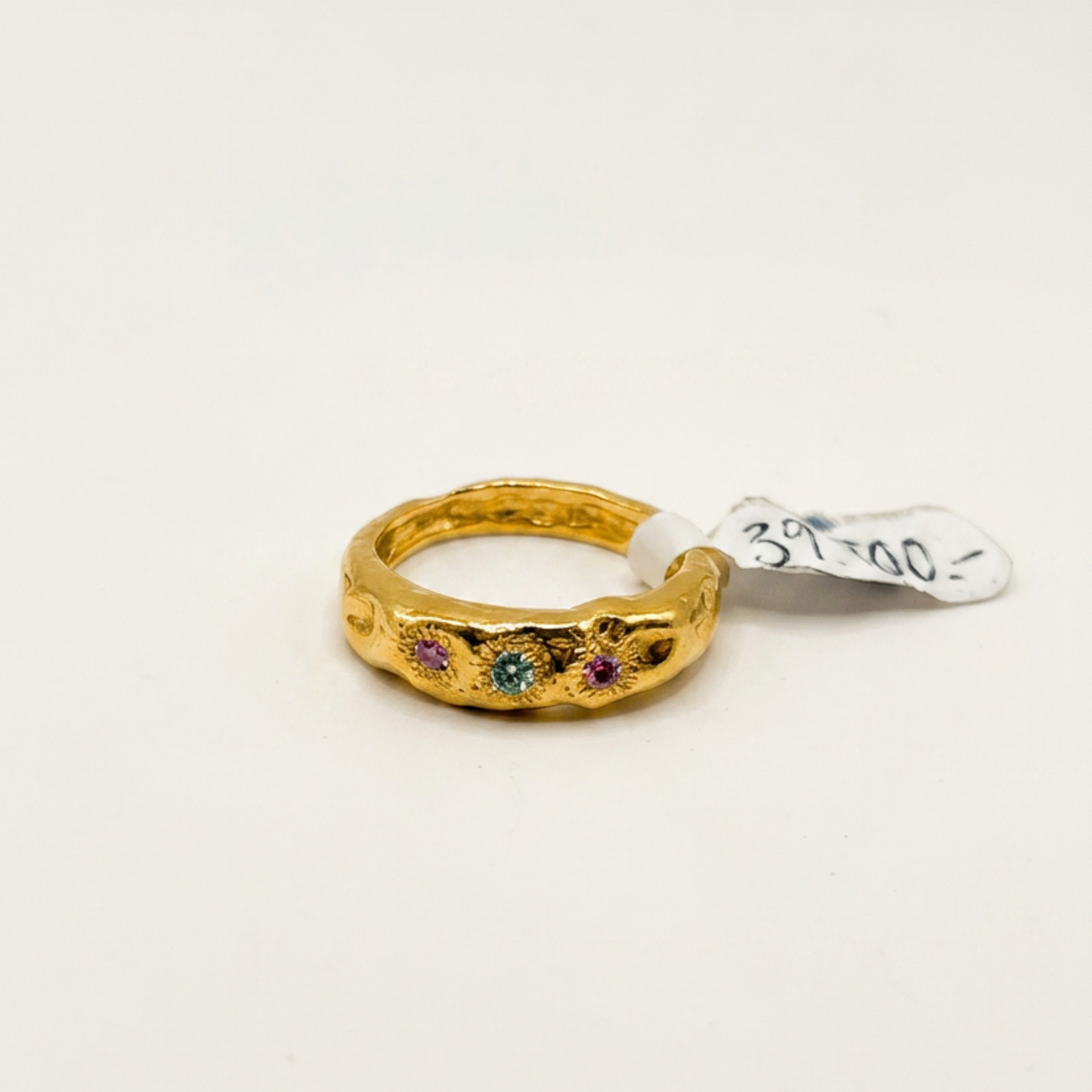 One of a kind ring in recycled silver with 18k gold plating and blue and pink Moissanite stones, size 55mm, shown in jewellery box — Lilja Björk Jewellery
