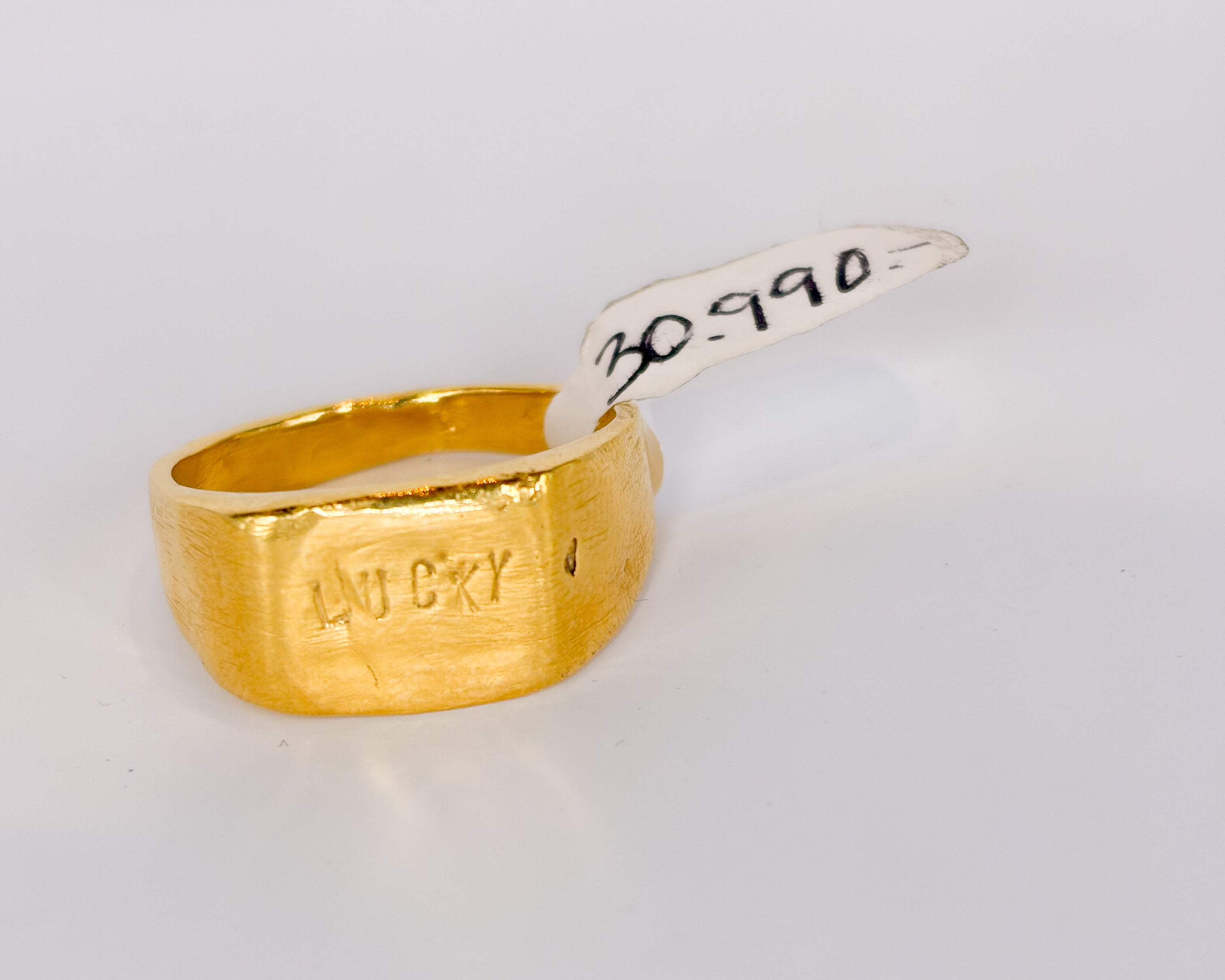 One of a kind ring size 62mm \ 9,5US