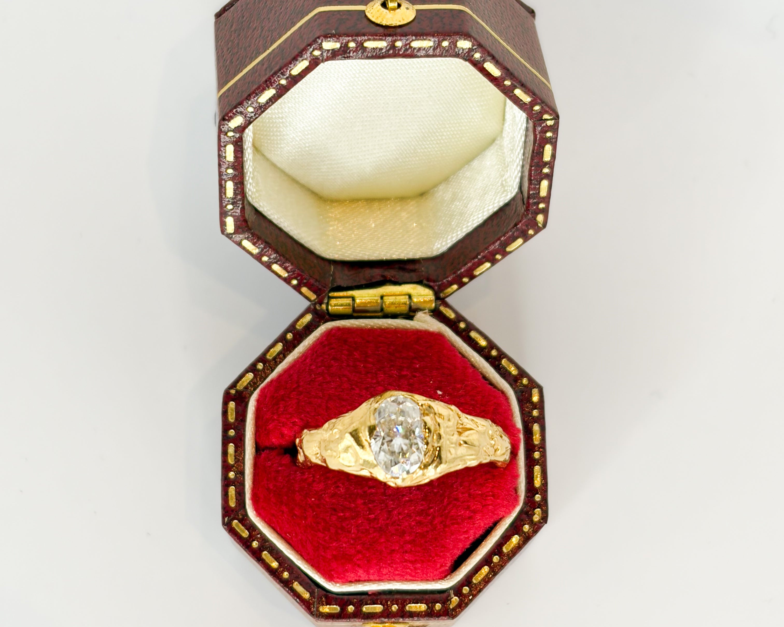 One of a kind ring w. Moissanite stone size 52mm \ 6 US