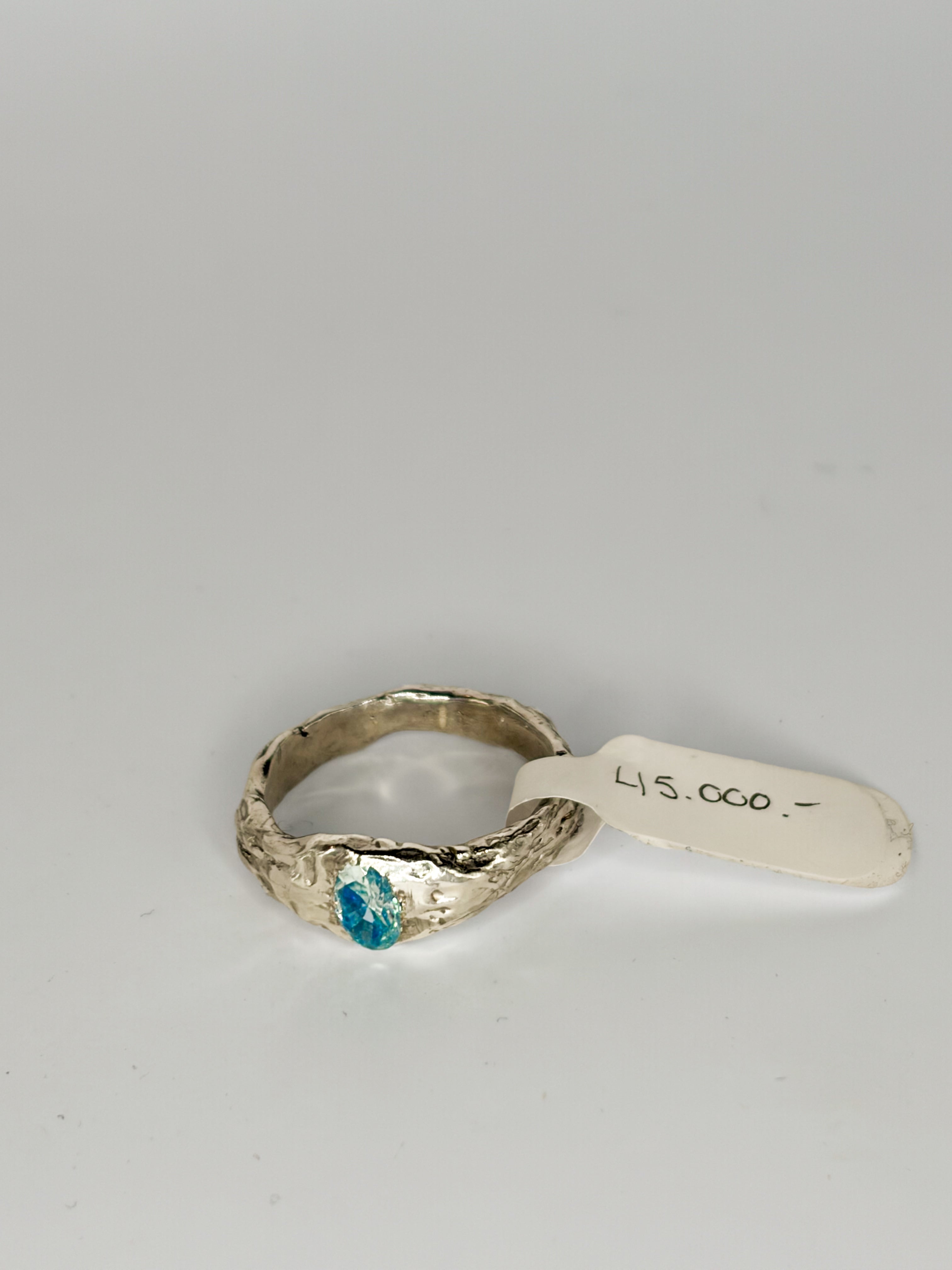 One of a kind ring in recycled 925 silver with rhodium plating and moissanite stone, size 6 US / 52mm
