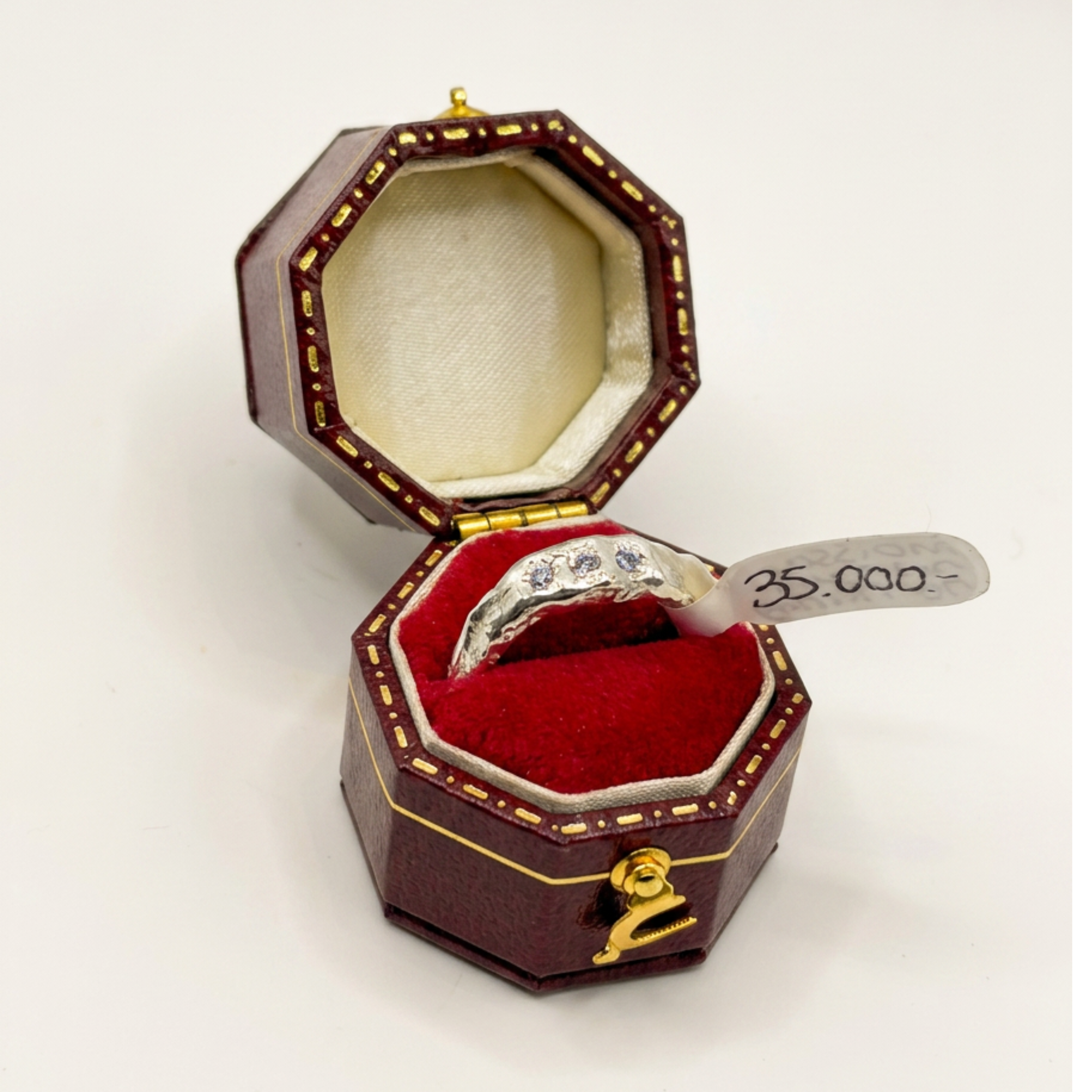 One of a kind recycled silver ring with moissanite stones in jewellery box, size 53.5mm / 6.5 US – Lilja Björk Jewellery