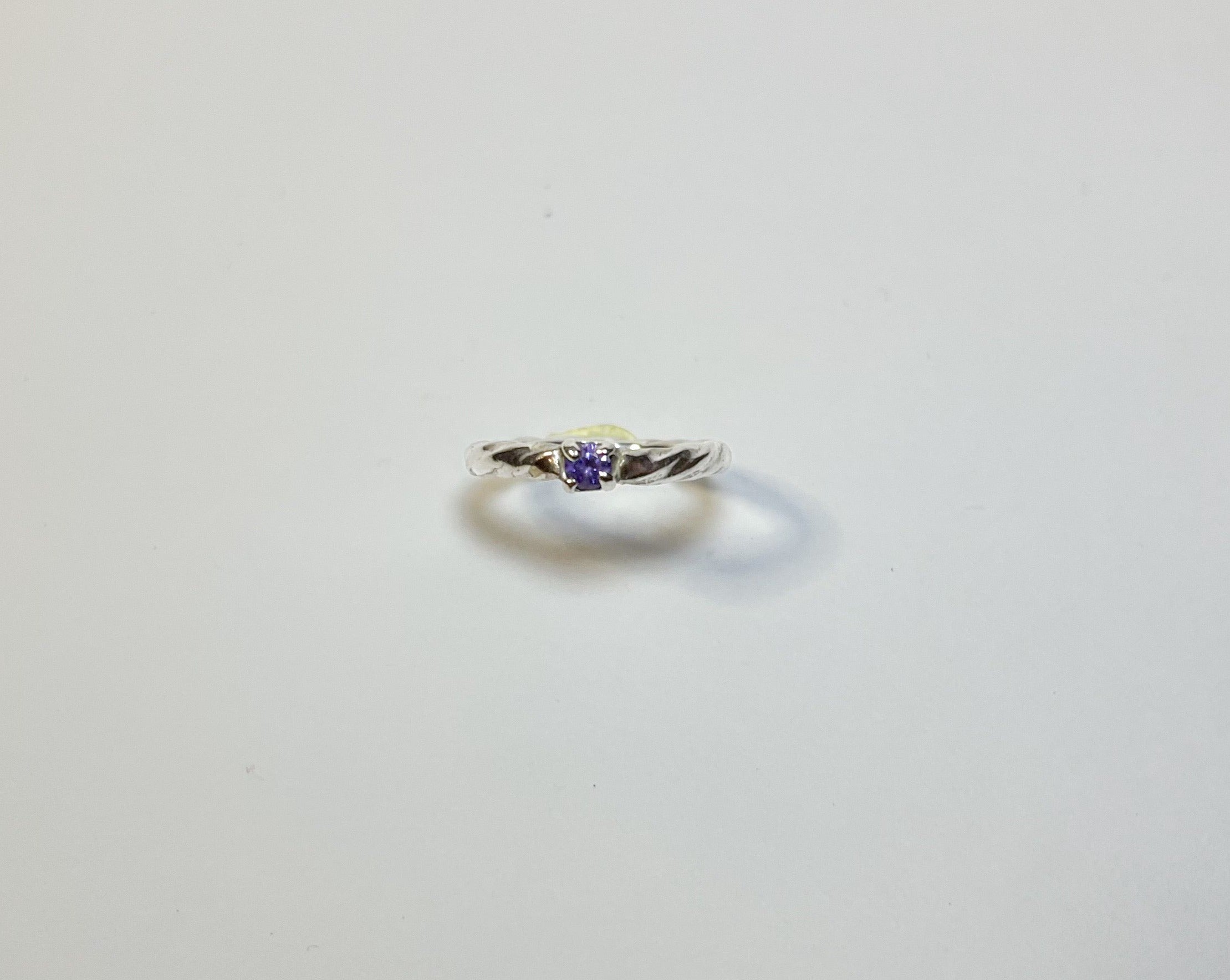 Woven Ring W. Purple stone